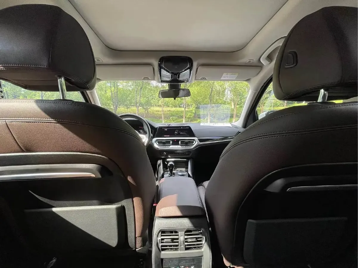 2022 BMW 3 Series 2.0T 156HP L4 8AT,autocango,china used car exporter,china ev exporter,chinese used car exporter,chinese used ev exporter