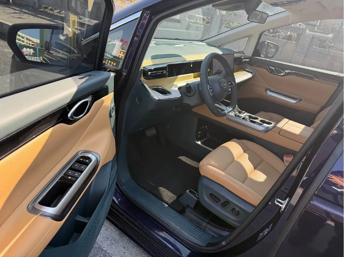 2024 GAC Trumpchi E8 2.0L 140HP L4 2DHT PHEV 25.57KWH,autocango,china used car exporter,china ev exporter,chinese used car exporter,chinese used ev exporter