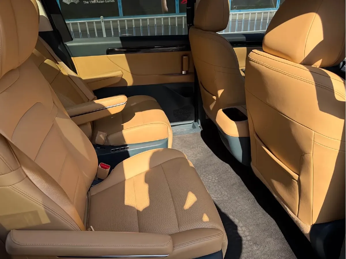 2024 GAC Trumpchi E8 2.0L 140HP L4 2DHT PHEV 25.57KWH,autocango,china used car exporter,china ev exporter,chinese used car exporter,chinese used ev exporter