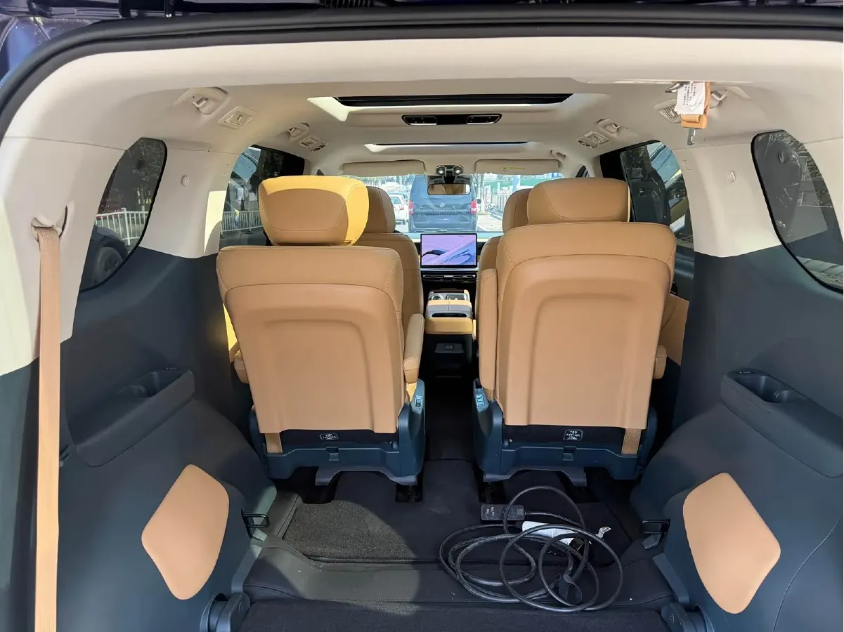 2024 GAC Trumpchi E8 2.0L 140HP L4 2DHT PHEV 25.57KWH,autocango,china used car exporter,china ev exporter,chinese used car exporter,chinese used ev exporter