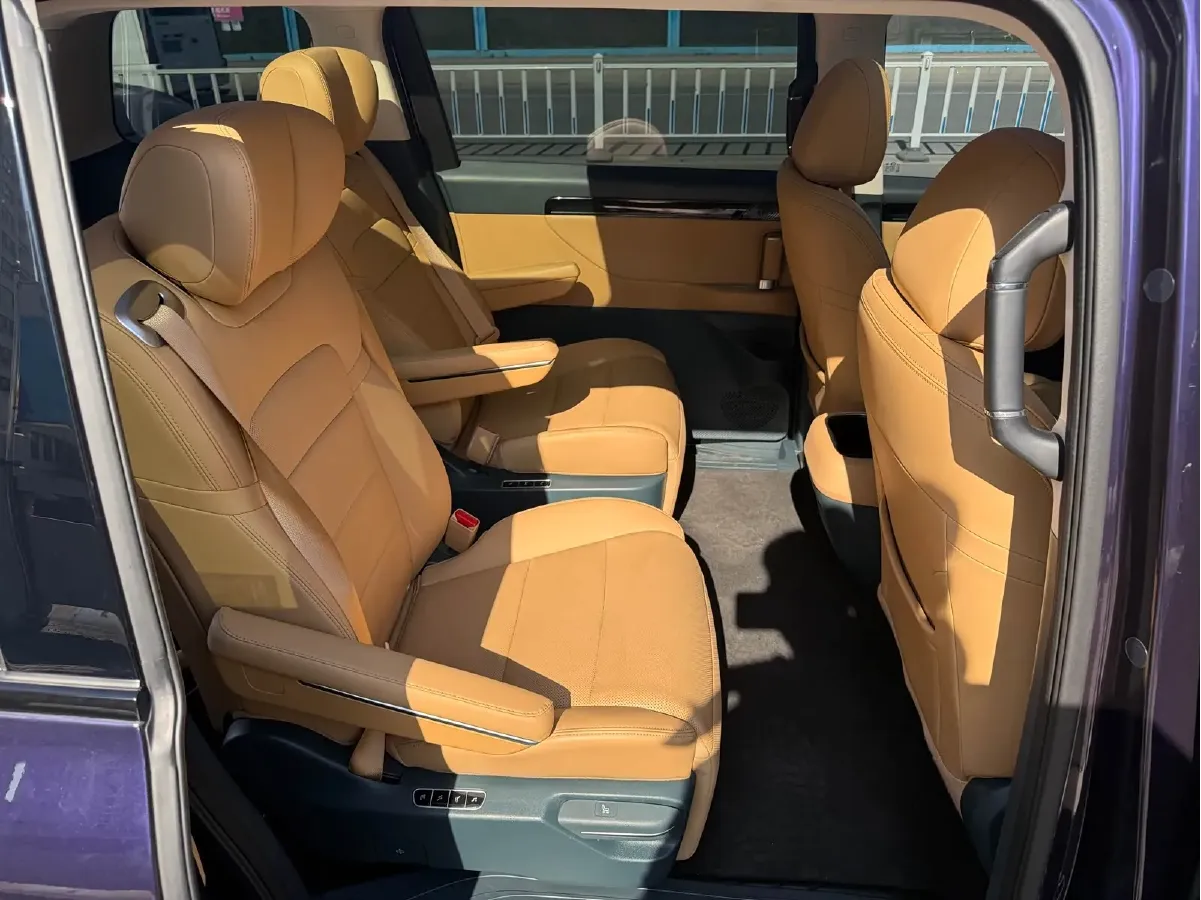 2024 GAC Trumpchi E8 2.0L 140HP L4 2DHT PHEV 25.57KWH,autocango,china used car exporter,china ev exporter,chinese used car exporter,chinese used ev exporter