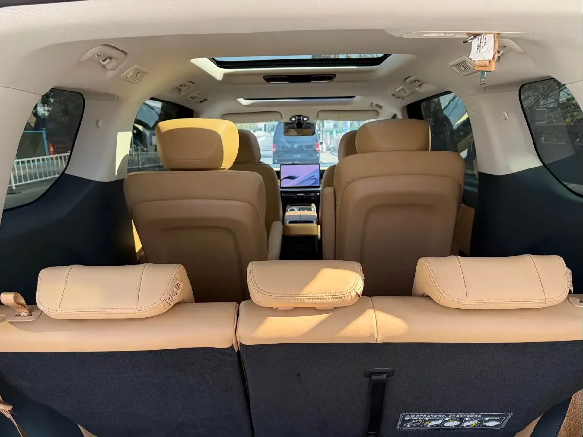 2024 GAC Trumpchi E8 2.0L 140HP L4 2DHT PHEV 25.57KWH,autocango,china used car exporter,china ev exporter,chinese used car exporter,chinese used ev exporter