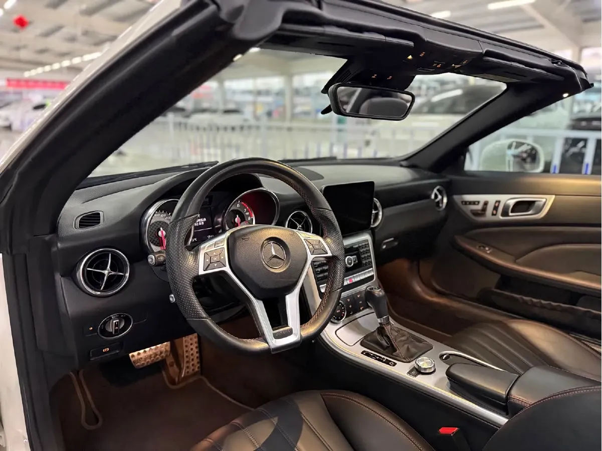 2011 Mercedes-Benz SLK Class 1.8T 184HP L4 7AT,autocango,china used car exporter,china ev exporter,chinese used car exporter,chinese used ev exporter