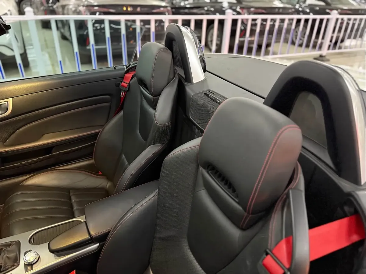 2011 Mercedes-Benz SLK Class 1.8T 184HP L4 7AT,autocango,china used car exporter,china ev exporter,chinese used car exporter,chinese used ev exporter