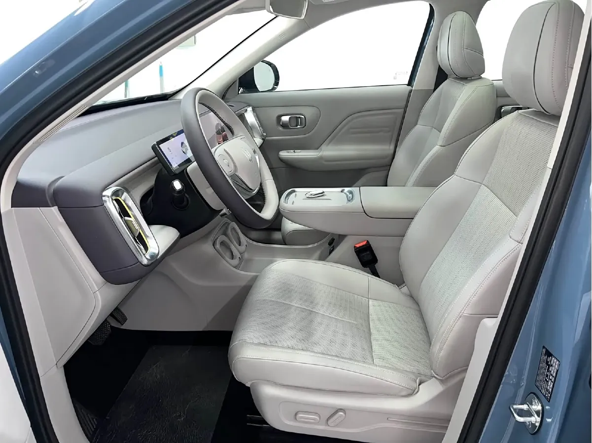 2025 Leapmotor B10 BEV 56.2KWH,autocango,china used car exporter,china ev exporter,chinese used car exporter,chinese used ev exporter