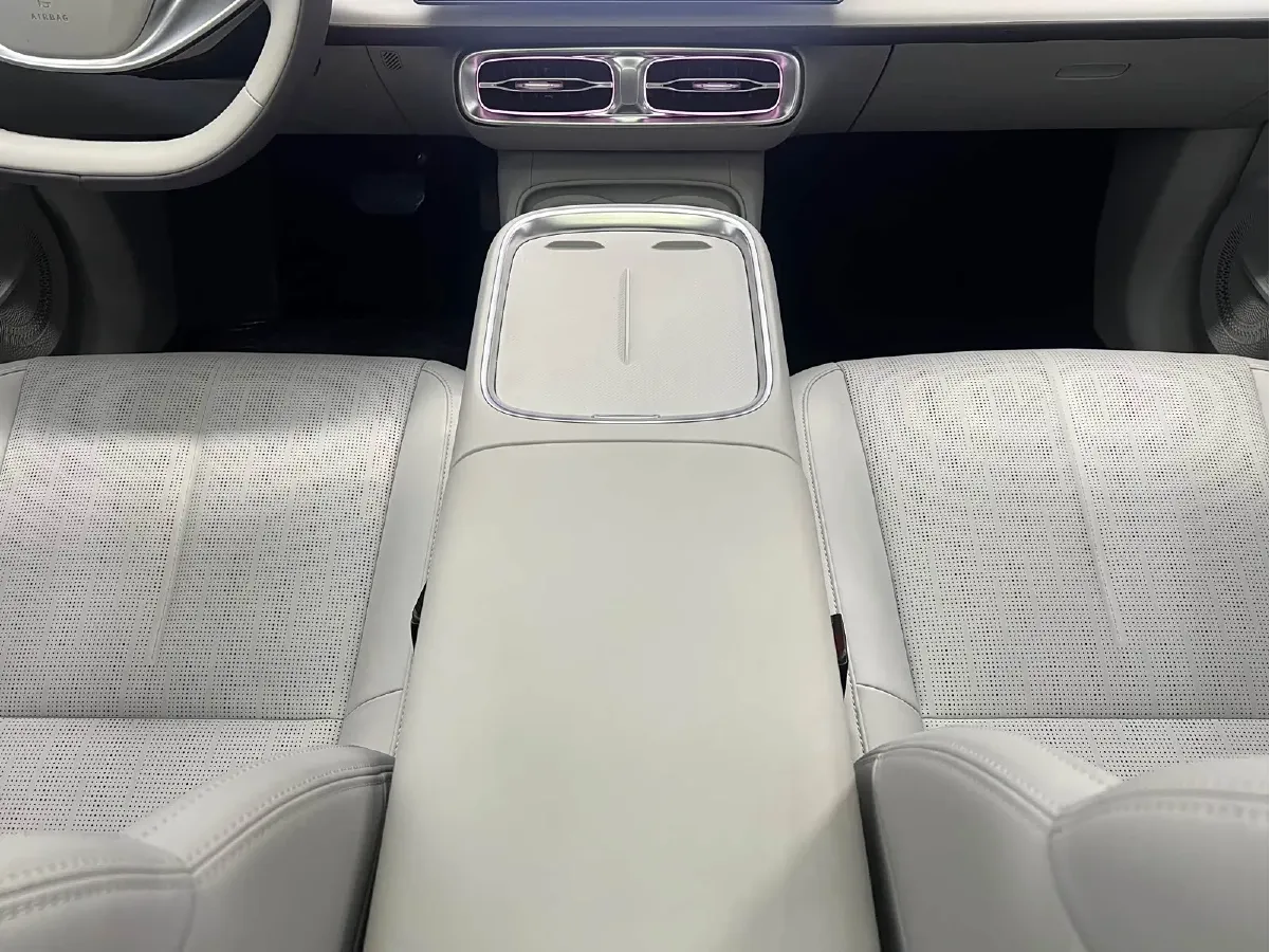 2025 Leapmotor B10 BEV 56.2KWH,autocango,china used car exporter,china ev exporter,chinese used car exporter,chinese used ev exporter