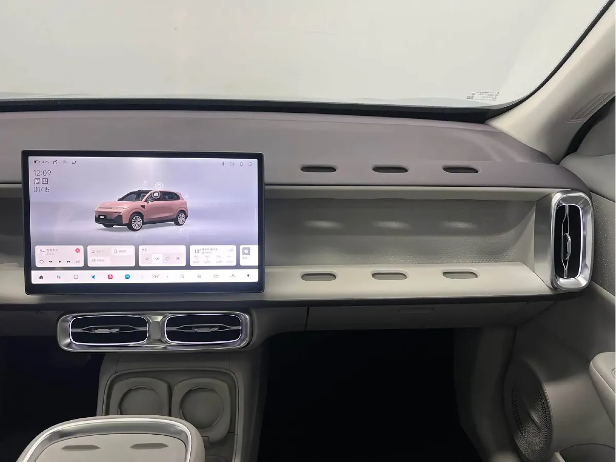 2025 Leapmotor B10 BEV 56.2KWH,autocango,china used car exporter,china ev exporter,chinese used car exporter,chinese used ev exporter