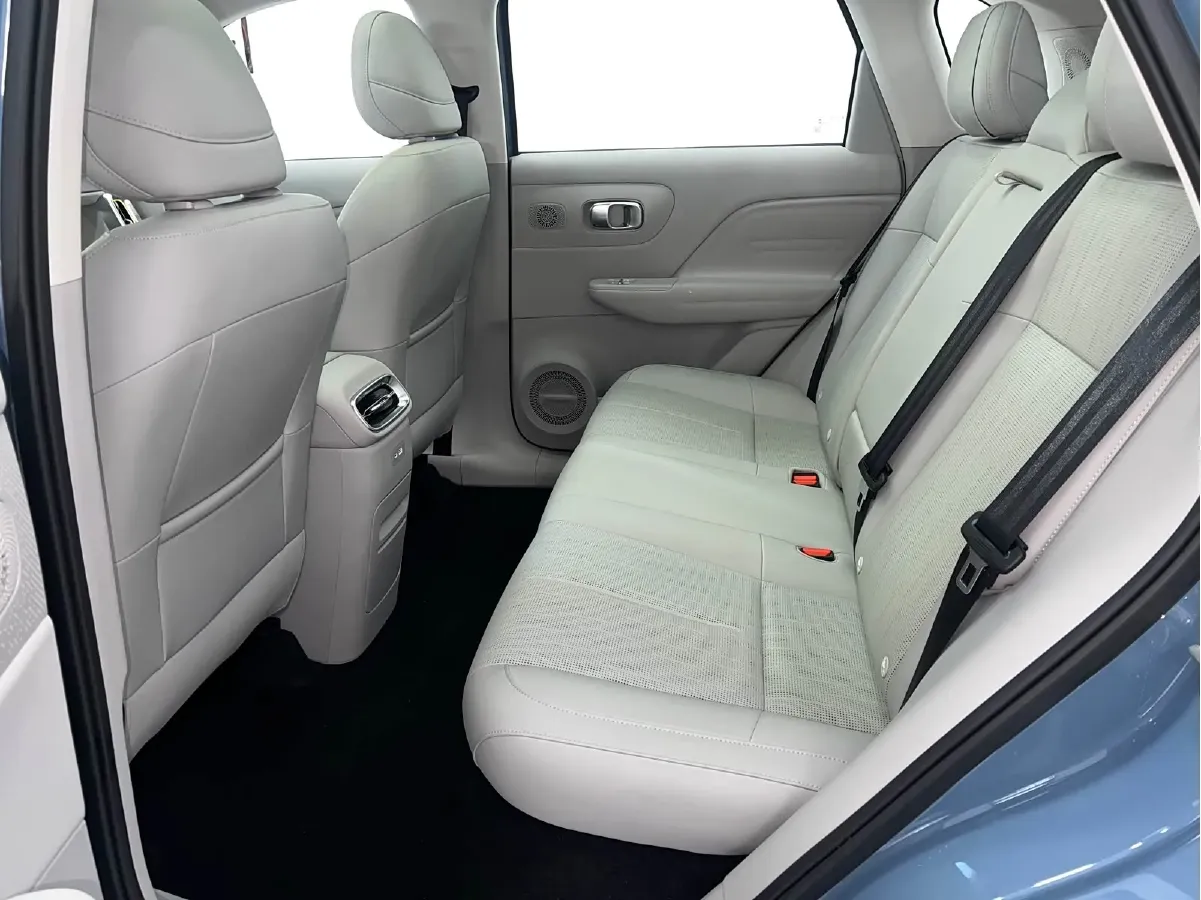 2025 Leapmotor B10 BEV 56.2KWH,autocango,china used car exporter,china ev exporter,chinese used car exporter,chinese used ev exporter