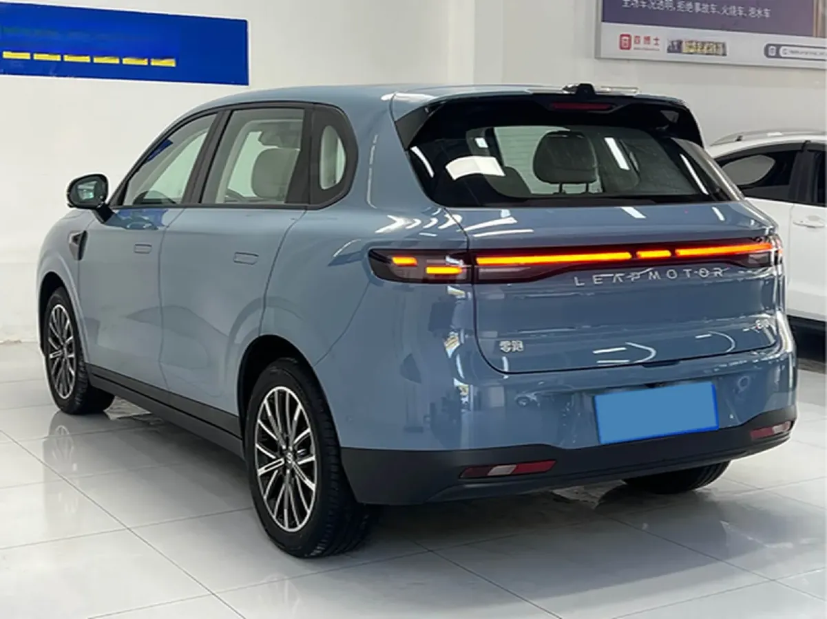 2025 Leapmotor B10 BEV 56.2KWH,autocango,china used car exporter,china ev exporter,chinese used car exporter,chinese used ev exporter