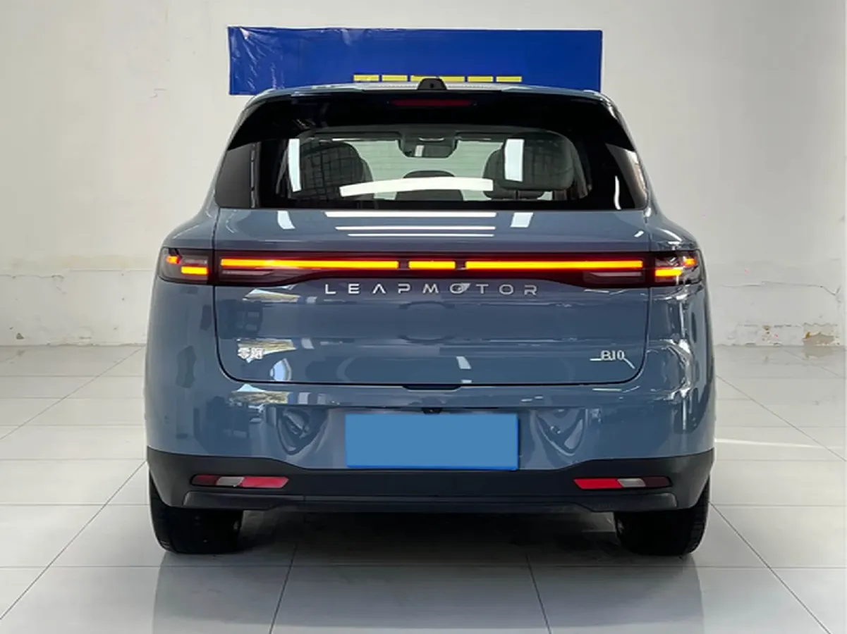 2025 Leapmotor B10 BEV 56.2KWH,autocango,china used car exporter,china ev exporter,chinese used car exporter,chinese used ev exporter