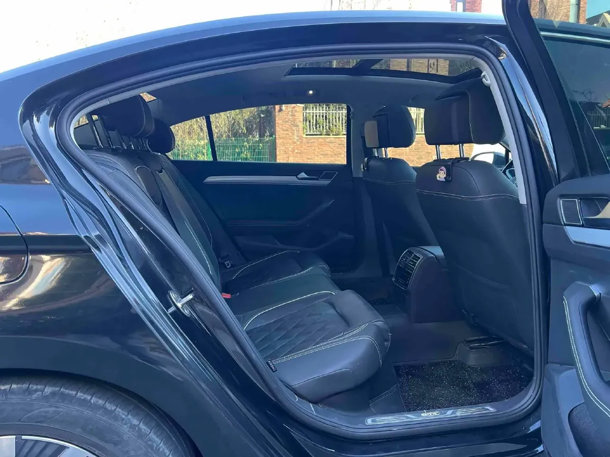 2022 Volkswagen Magotan GTE 1.4T 150HP L4 6DCT PHEV 13KWH,autocango,china used car exporter,china ev exporter,chinese used car exporter,chinese used ev exporter