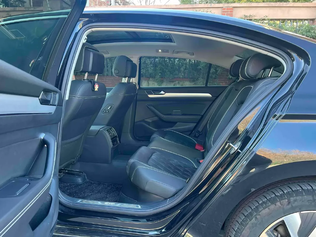 2022 Volkswagen Magotan GTE 1.4T 150HP L4 6DCT PHEV 13KWH,autocango,china used car exporter,china ev exporter,chinese used car exporter,chinese used ev exporter