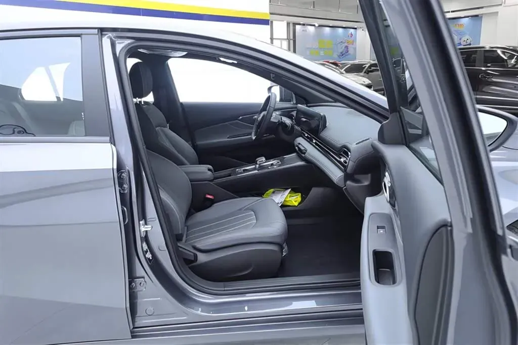 2024 GAC Trumpchi Empow 1.5T 177HP L4 7DCT,autocango,china used car exporter,china ev exporter,chinese used car exporter,chinese used ev exporter