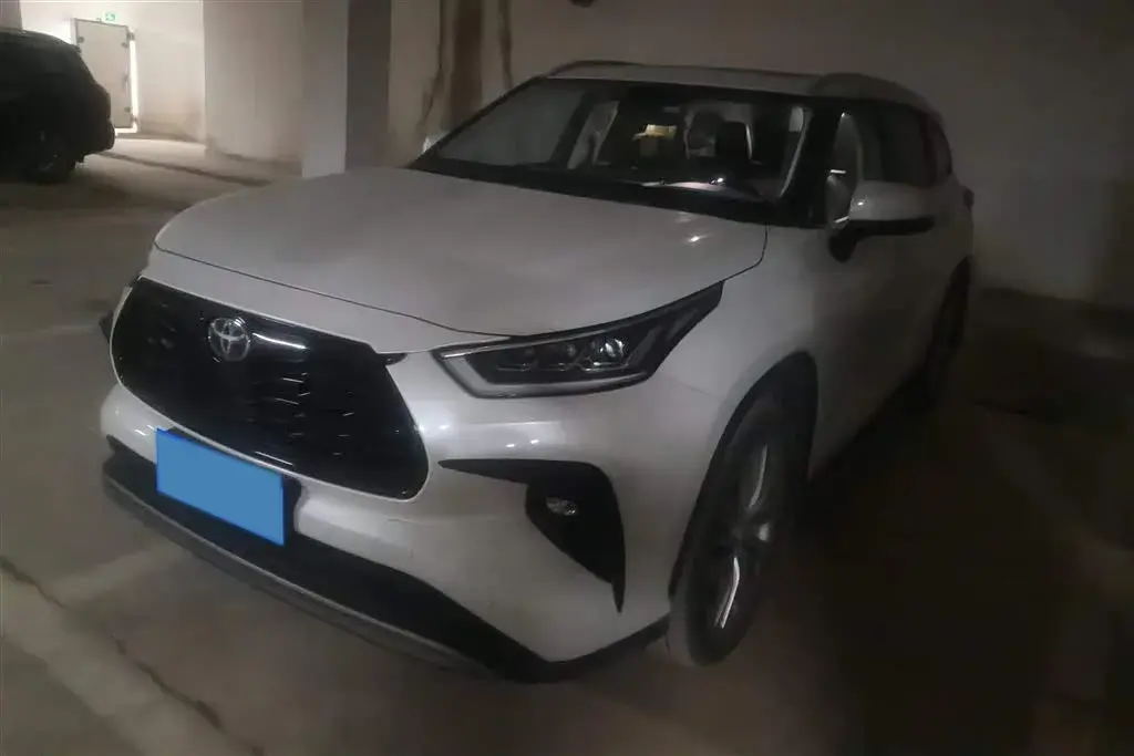 2023 Toyota Highlander 2.5L 189HP L4 E-CVT Hybrid