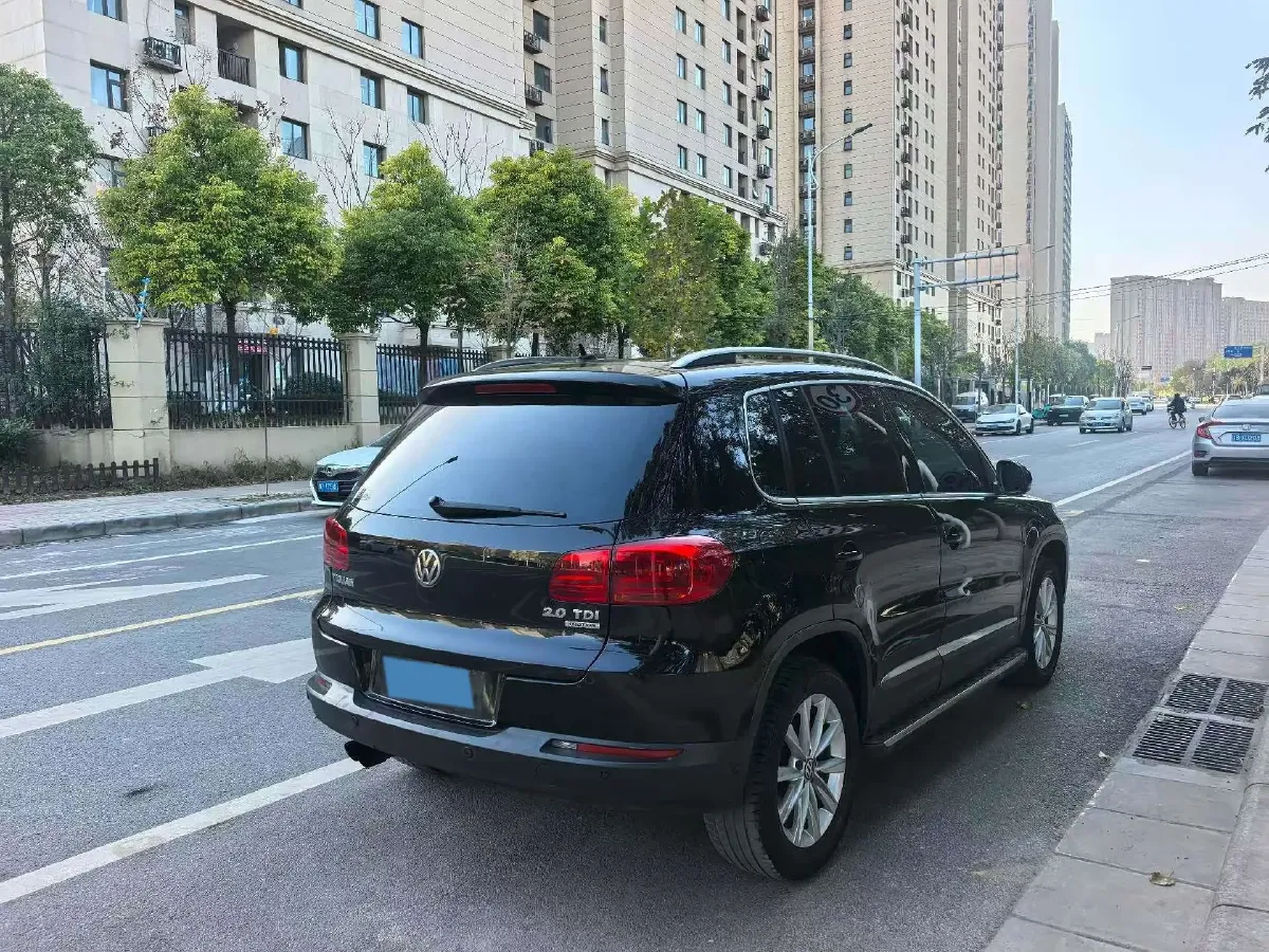 2012 Volkswagen Tiguan 2.0T 140HP L4 6AT,autocango,china used car exporter,china ev exporter,chinese used car exporter,chinese used ev exporter