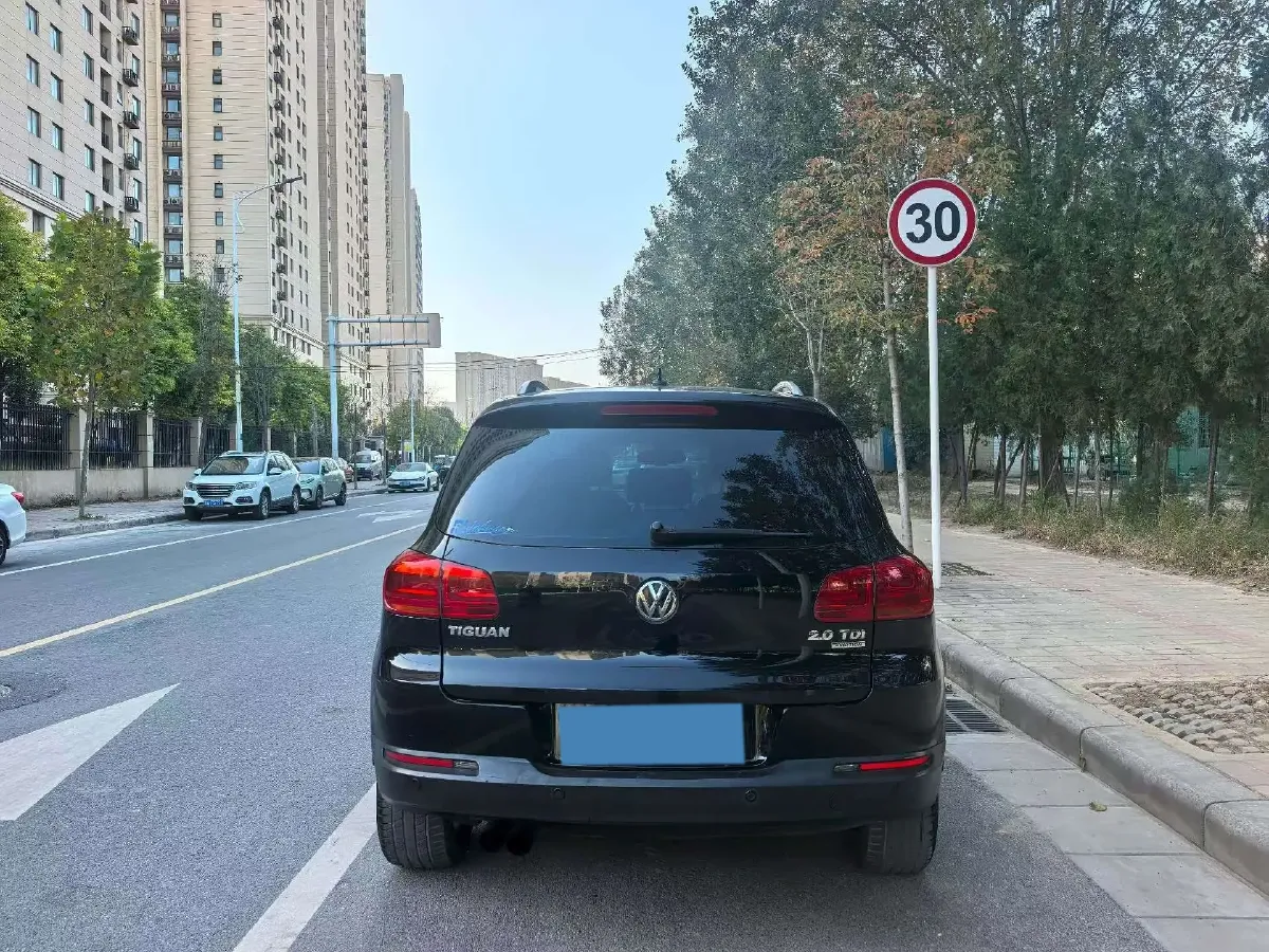 2012 Volkswagen Tiguan 2.0T 140HP L4 6AT,autocango,china used car exporter,china ev exporter,chinese used car exporter,chinese used ev exporter