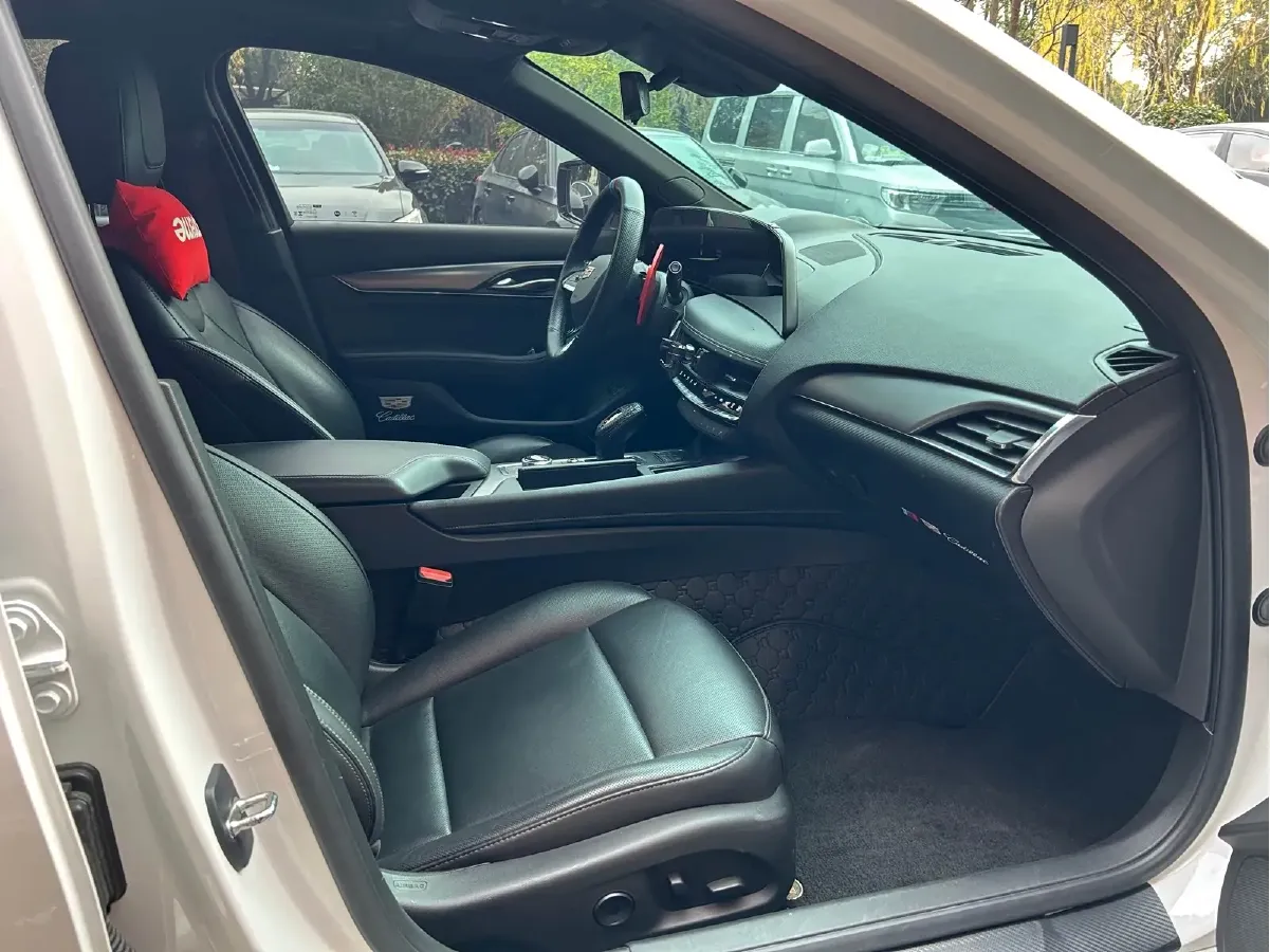 2024 Cadillac CT5 2.0T 237HP L4 10AT,autocango,china used car exporter,china ev exporter,chinese used car exporter,chinese used ev exporter