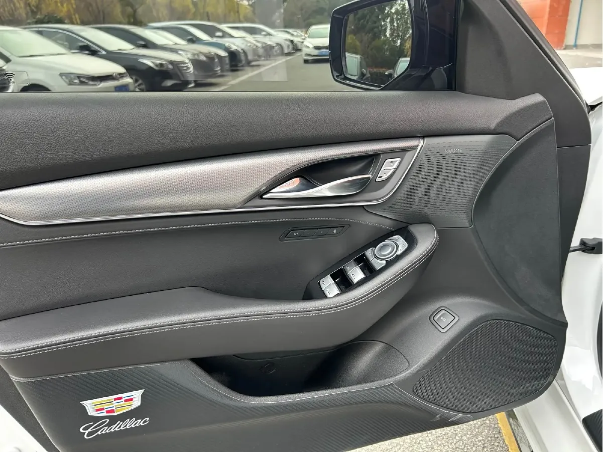 2024 Cadillac CT5 2.0T 237HP L4 10AT,autocango,china used car exporter,china ev exporter,chinese used car exporter,chinese used ev exporter