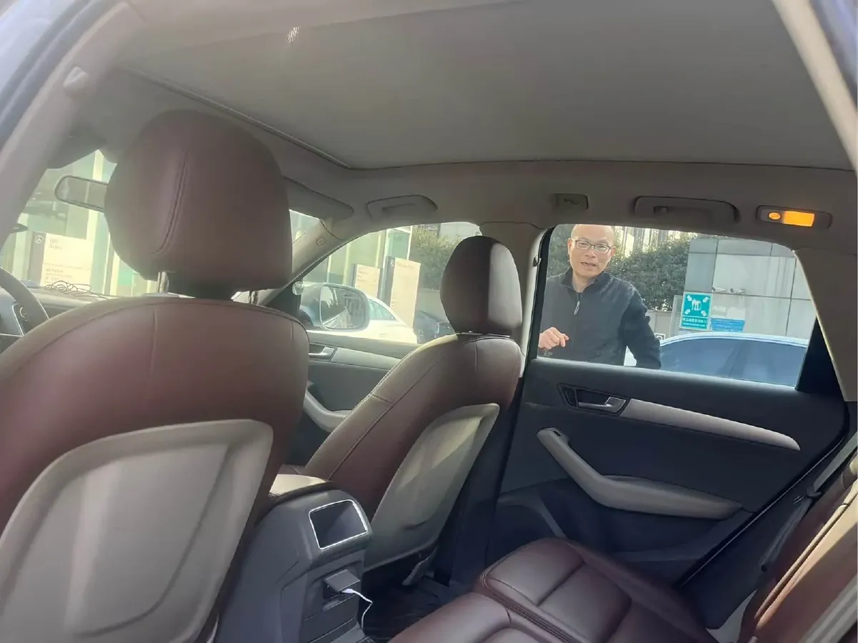 2010 Audi Q5 2.0T 211HP L4 7DCT,autocango,china used car exporter,china ev exporter,chinese used car exporter,chinese used ev exporter