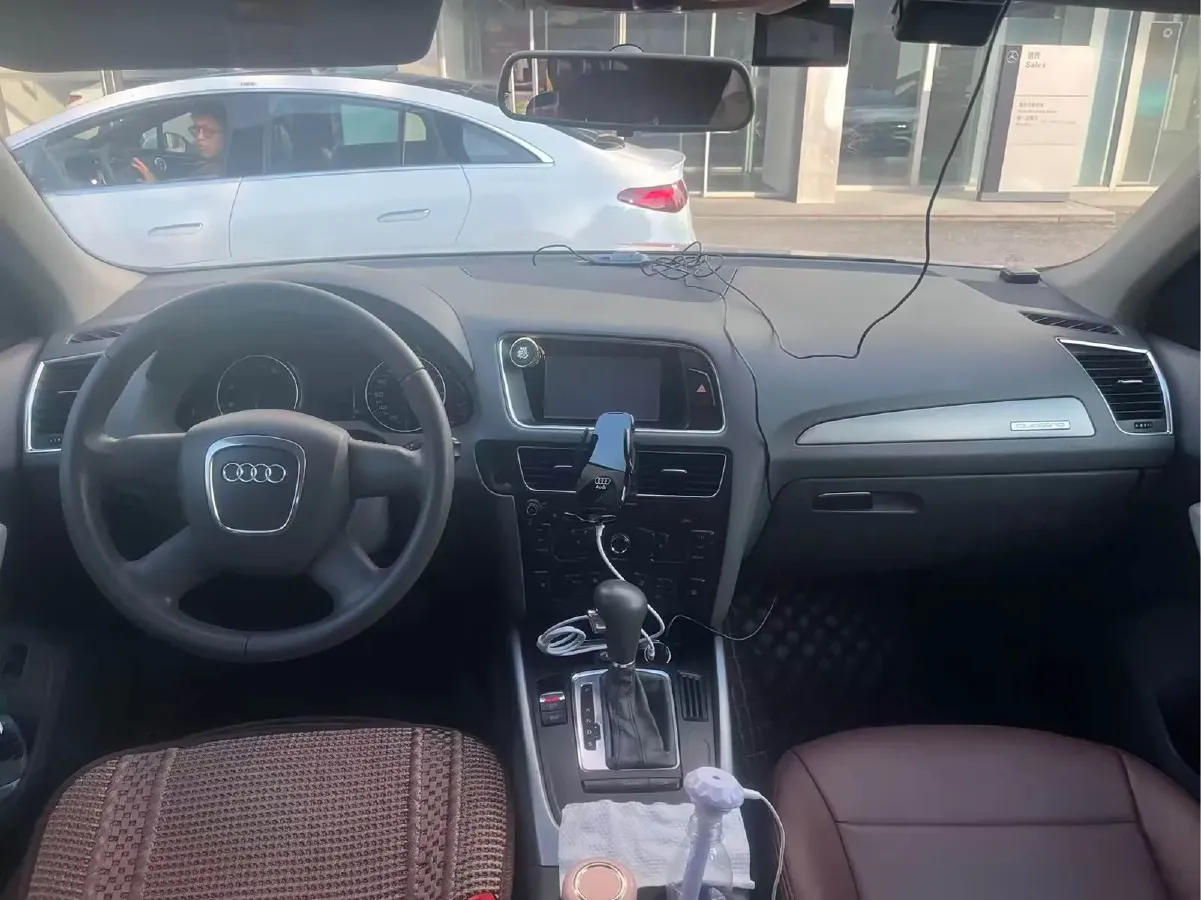 2010 Audi Q5 2.0T 211HP L4 7DCT,autocango,china used car exporter,china ev exporter,chinese used car exporter,chinese used ev exporter
