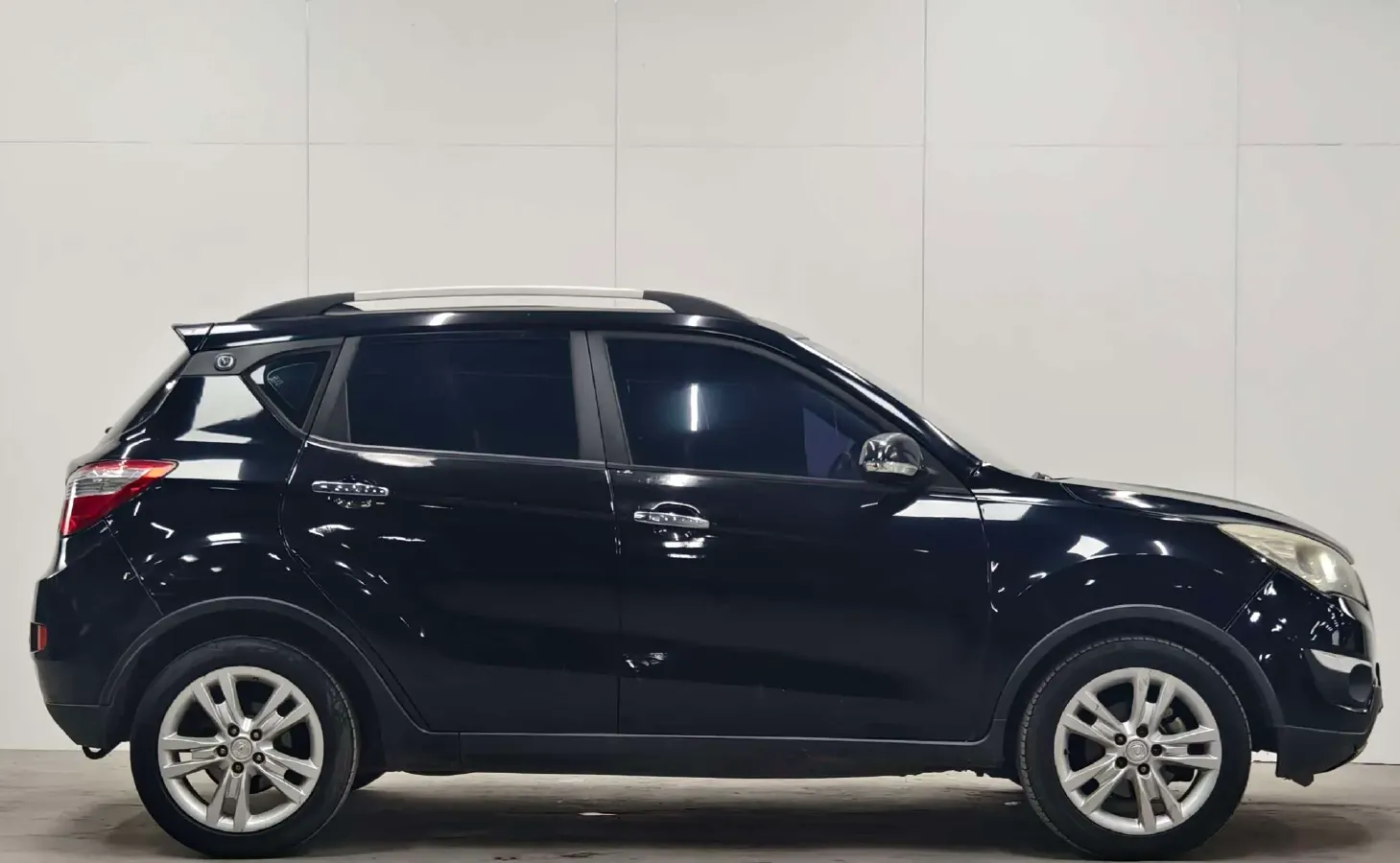 2014 ChangAn CS35 1.6L 125HP L4 4AT,autocango,china used car exporter,china ev exporter,chinese used car exporter,chinese used ev exporter