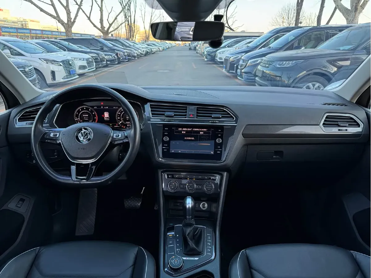 2018 Volkswagen Tiguan 2.0T 180HP L4 7DCT,autocango,china used car exporter,china ev exporter,chinese used car exporter,chinese used ev exporter