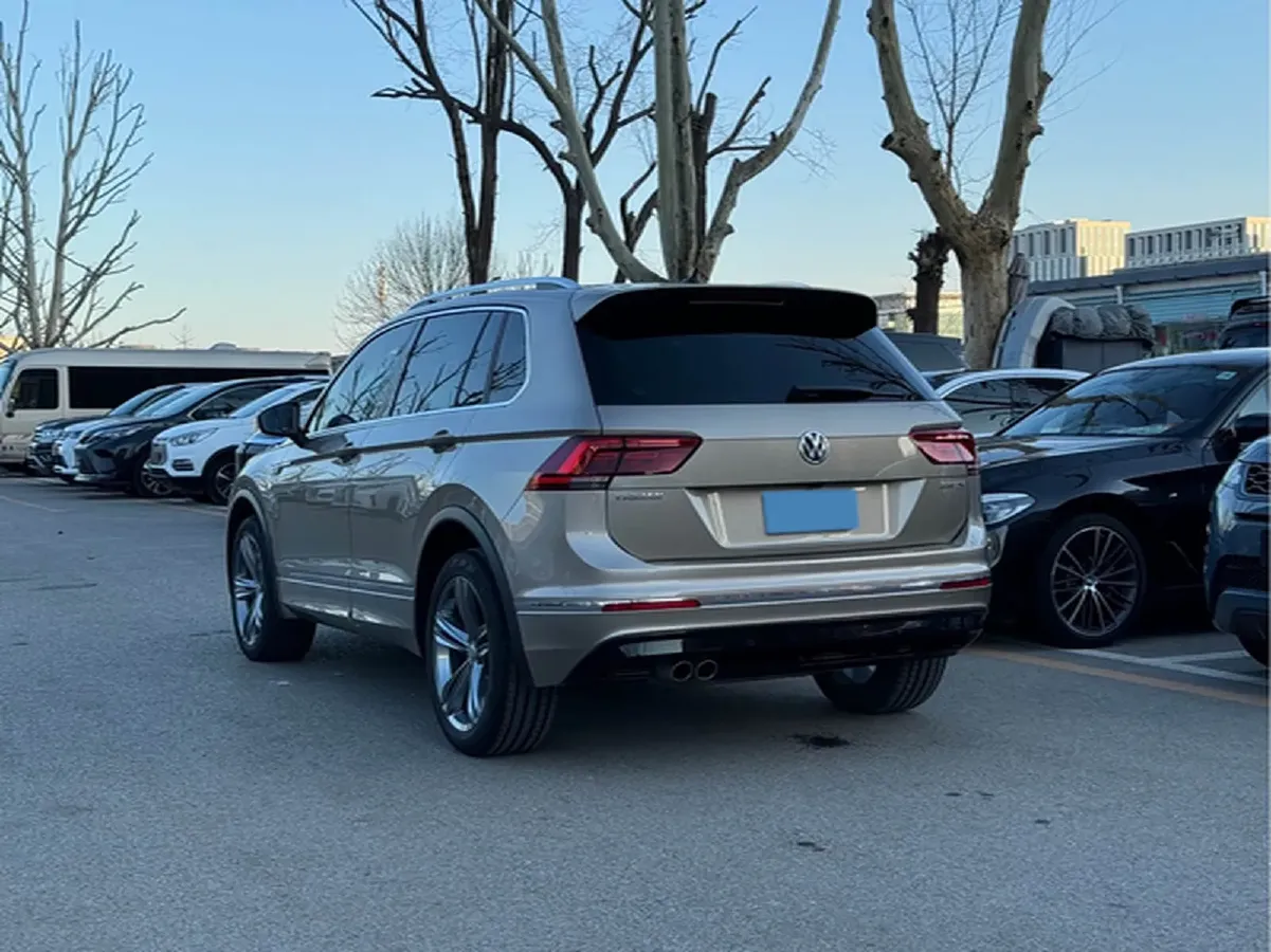 2018 Volkswagen Tiguan 2.0T 180HP L4 7DCT,autocango,china used car exporter,china ev exporter,chinese used car exporter,chinese used ev exporter