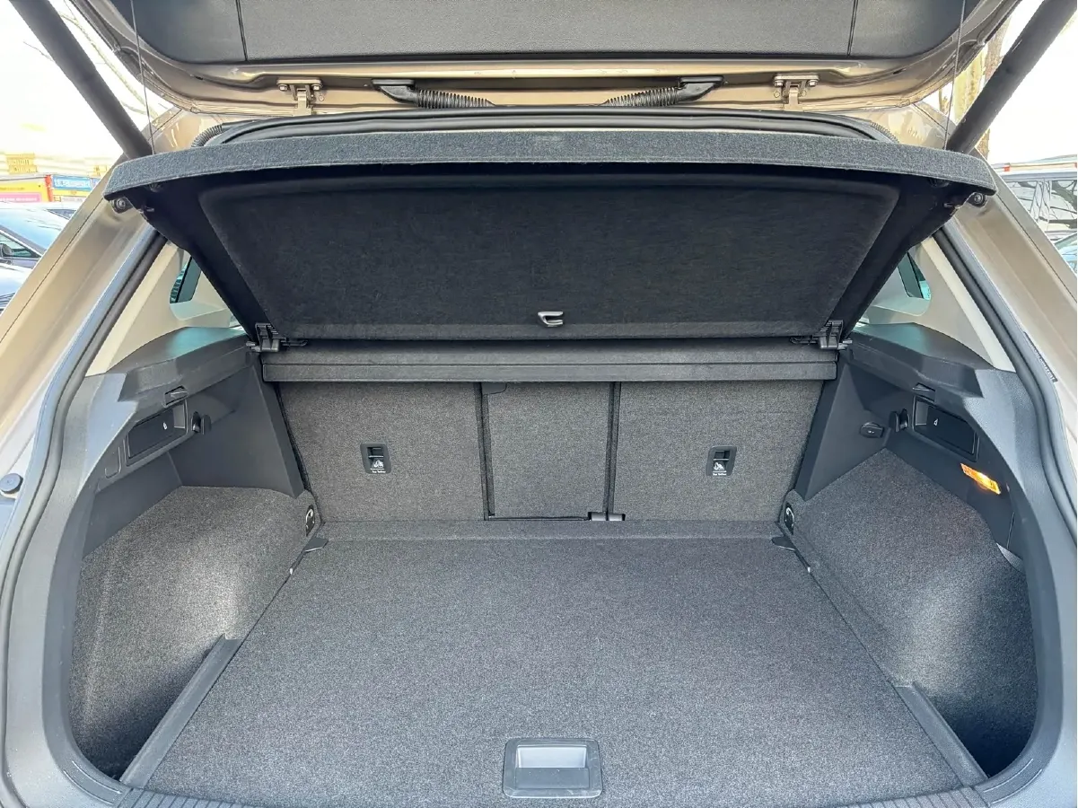 2018 Volkswagen Tiguan 2.0T 180HP L4 7DCT,autocango,china used car exporter,china ev exporter,chinese used car exporter,chinese used ev exporter