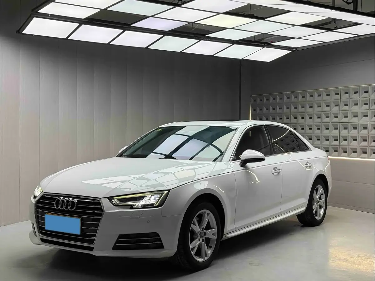 2018 Audi A4L 2.0T 190HP L4 7DCT