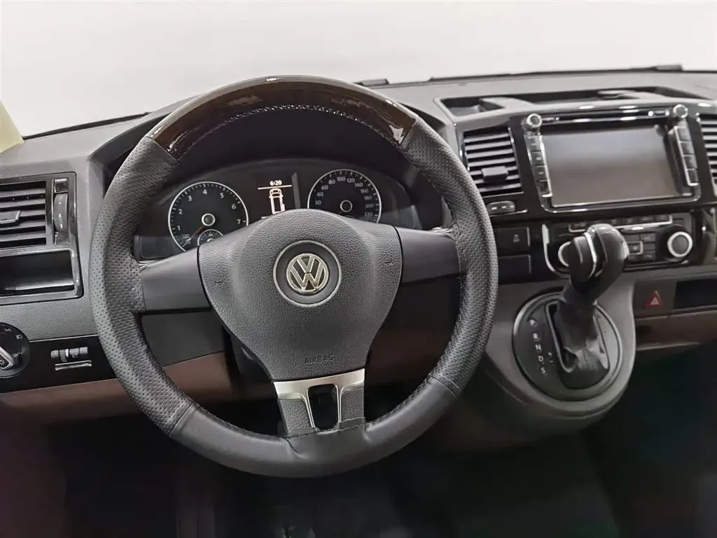 2015 Volkswagen Caravelle 2.0T 204HP L4 7DCT,autocango,china used car exporter,china ev exporter,chinese used car exporter,chinese used ev exporter