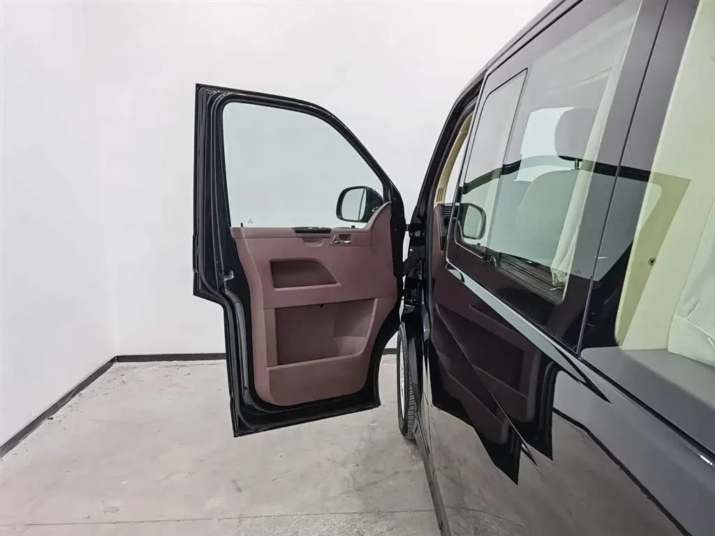 2015 Volkswagen Caravelle 2.0T 204HP L4 7DCT,autocango,china used car exporter,china ev exporter,chinese used car exporter,chinese used ev exporter