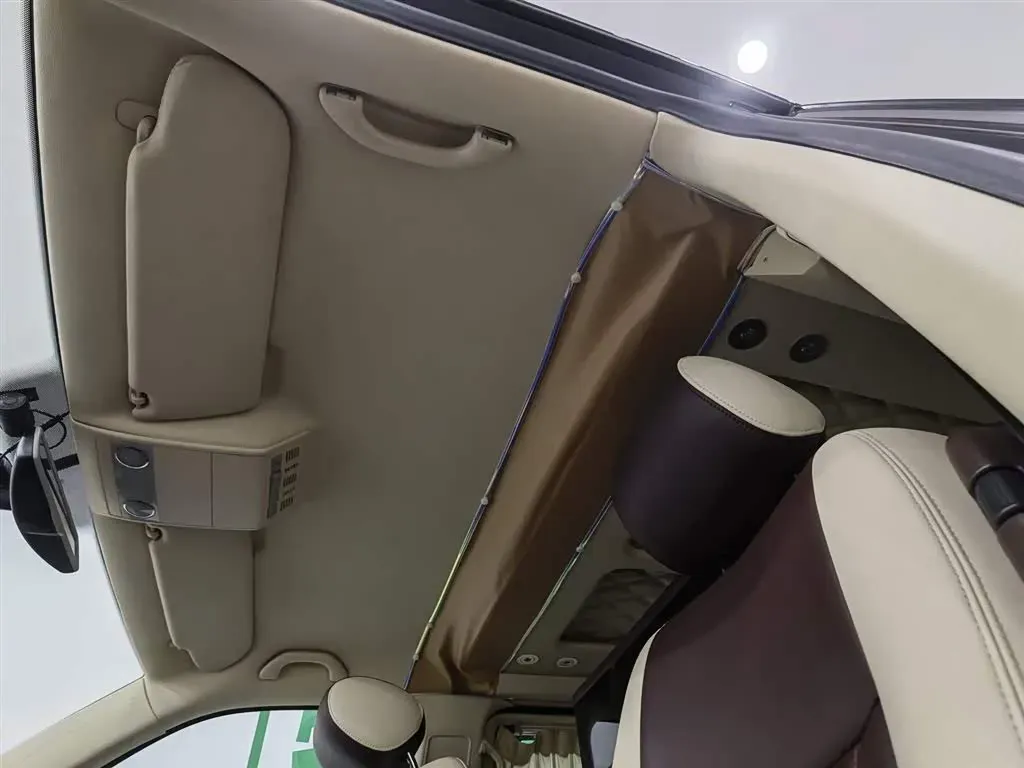 2015 Volkswagen Caravelle 2.0T 204HP L4 7DCT,autocango,china used car exporter,china ev exporter,chinese used car exporter,chinese used ev exporter