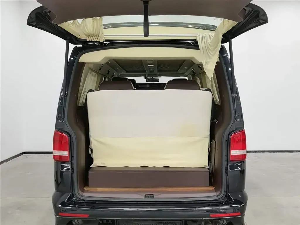 2015 Volkswagen Caravelle 2.0T 204HP L4 7DCT,autocango,china used car exporter,china ev exporter,chinese used car exporter,chinese used ev exporter