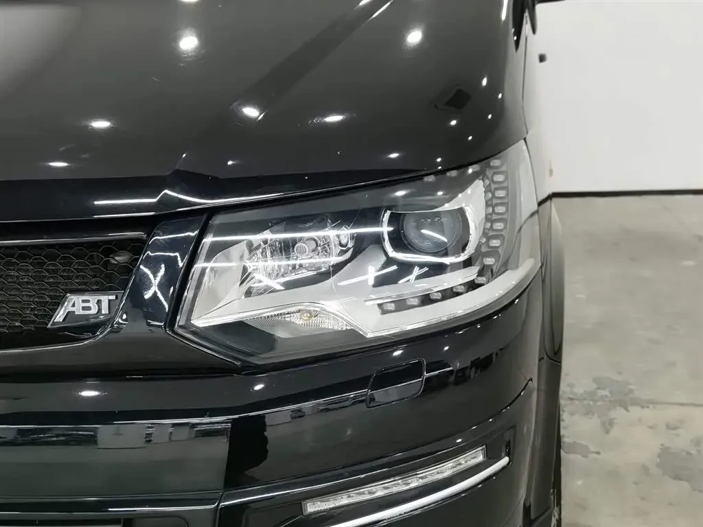 2015 Volkswagen Caravelle 2.0T 204HP L4 7DCT,autocango,china used car exporter,china ev exporter,chinese used car exporter,chinese used ev exporter