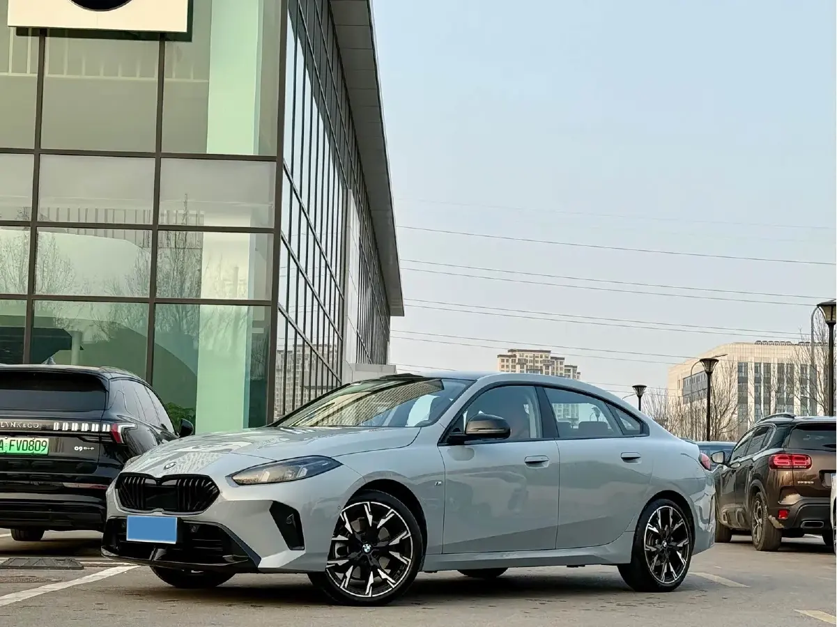 2025 BMW 2 Series 2.0T 204HP L4 7DCT