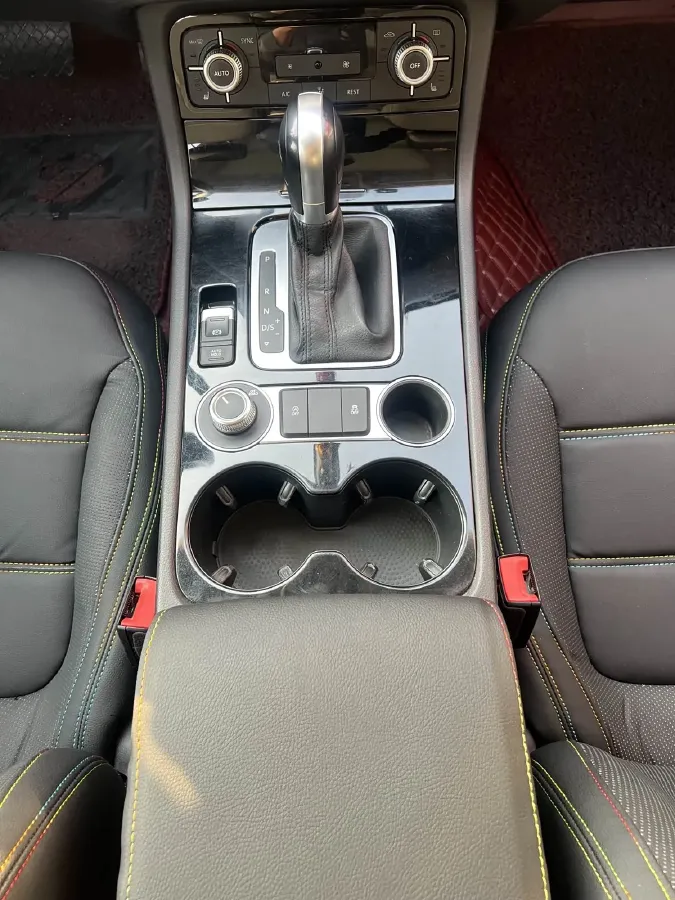 2016 Volkswagen Touareg 3.0T 320HP V6 8AT,autocango,china used car exporter,china ev exporter,chinese used car exporter,chinese used ev exporter