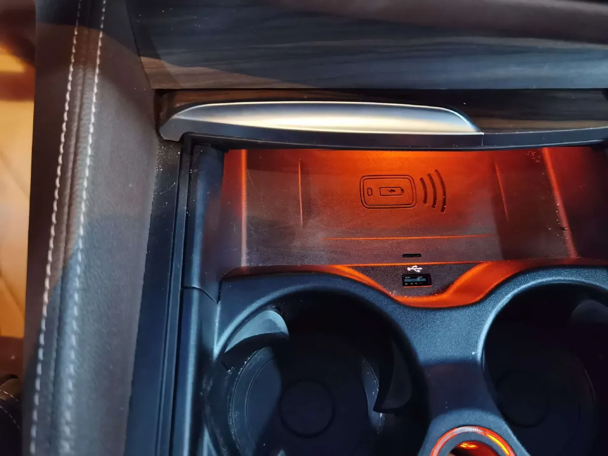 2023 BMW 5 Series 2.0T 245HP L4 8AT,autocango,china used car exporter,china ev exporter,chinese used car exporter,chinese used ev exporter