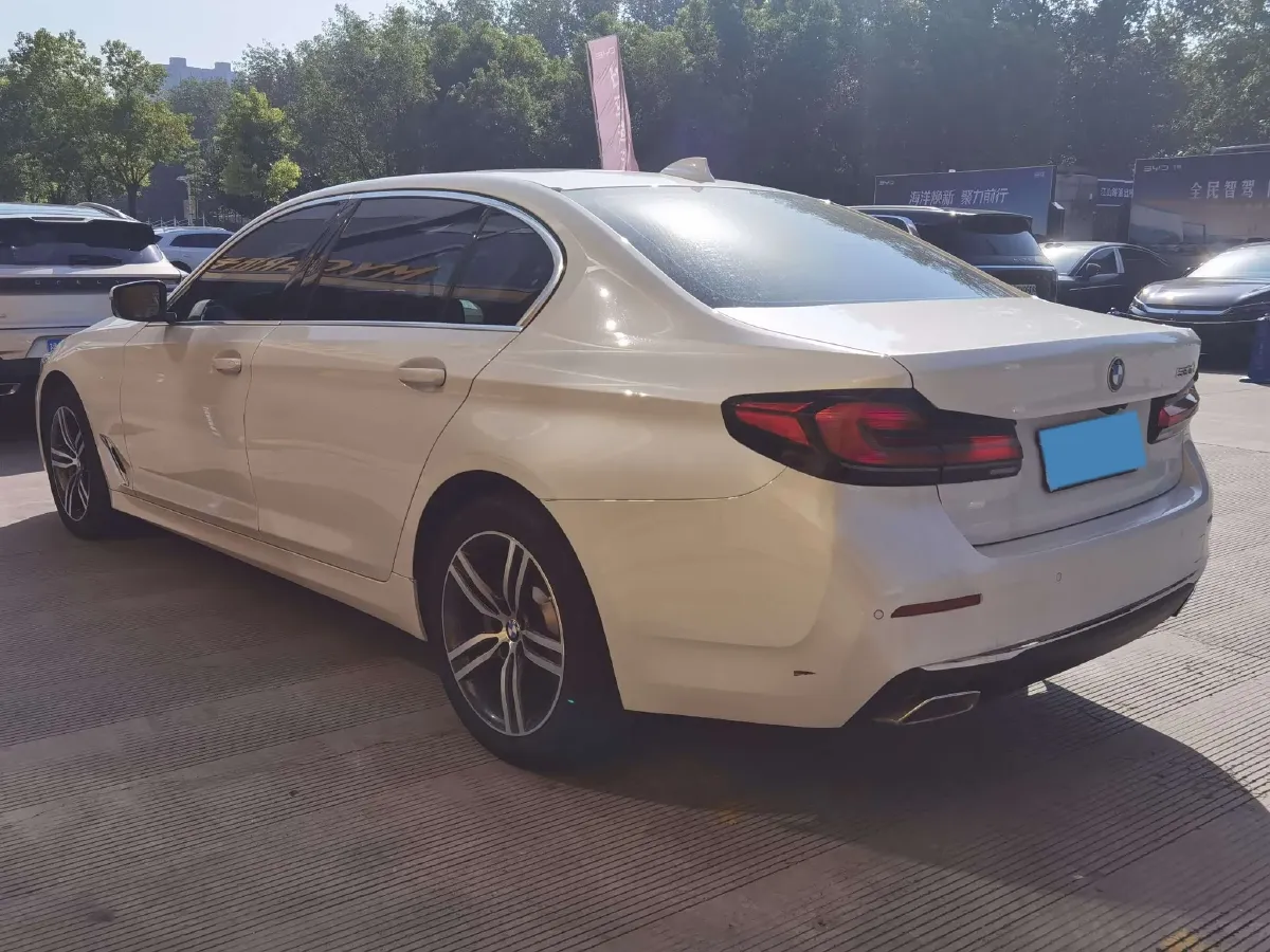 2023 BMW 5 Series 2.0T 245HP L4 8AT,autocango,china used car exporter,china ev exporter,chinese used car exporter,chinese used ev exporter
