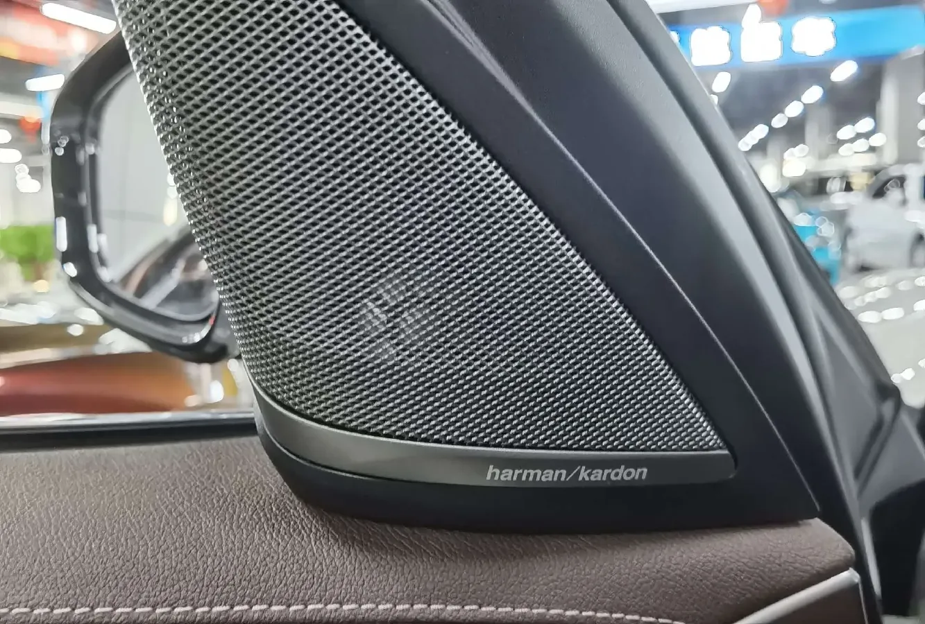 2023 BMW 5 Series 2.0T 245HP L4 8AT,autocango,china used car exporter,china ev exporter,chinese used car exporter,chinese used ev exporter