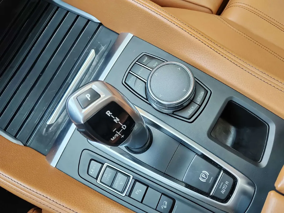 2017 BMW X6 2.0T 245HP L4 8AT,autocango,china used car exporter,china ev exporter,chinese used car exporter,chinese used ev exporter