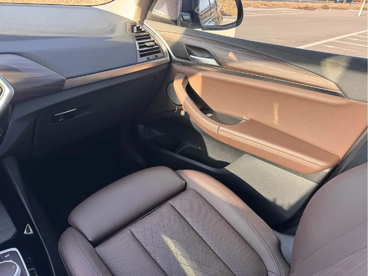 2022 BMW X3 2.0T 252HP L4 8AT,autocango,china used car exporter,china ev exporter,chinese used car exporter,chinese used ev exporter