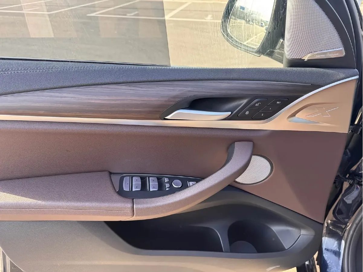 2022 BMW X3 2.0T 252HP L4 8AT,autocango,china used car exporter,china ev exporter,chinese used car exporter,chinese used ev exporter