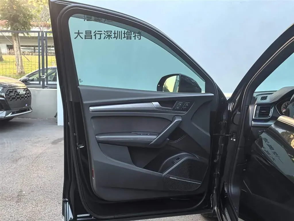 2022 Audi Q5L Sportback 2.0T 252HP L4 7DCT,autocango,china used car exporter,china ev exporter,chinese used car exporter,chinese used ev exporter