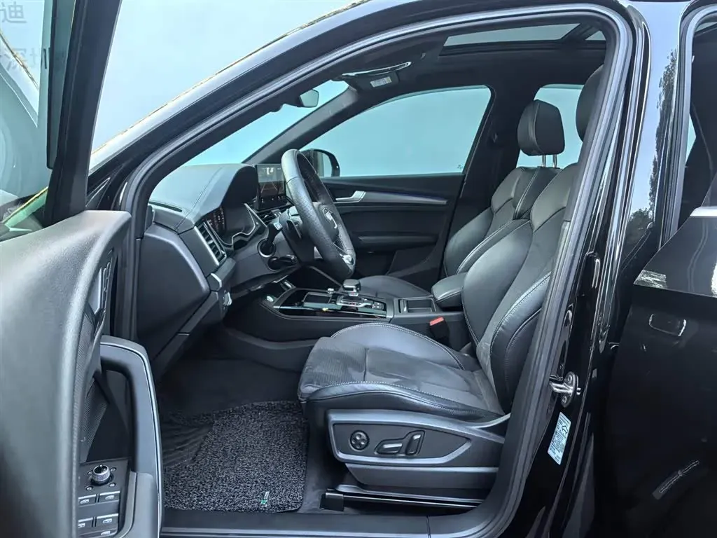 2022 Audi Q5L Sportback 2.0T 252HP L4 7DCT,autocango,china used car exporter,china ev exporter,chinese used car exporter,chinese used ev exporter