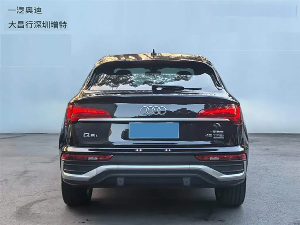 2022 Audi Q5L Sportback 2.0T 252HP L4 7DCT,autocango,china used car exporter,china ev exporter,chinese used car exporter,chinese used ev exporter