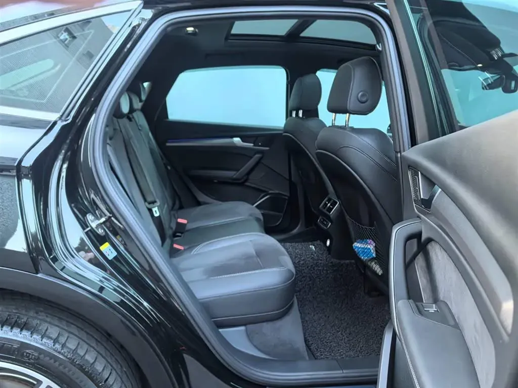 2022 Audi Q5L Sportback 2.0T 252HP L4 7DCT,autocango,china used car exporter,china ev exporter,chinese used car exporter,chinese used ev exporter