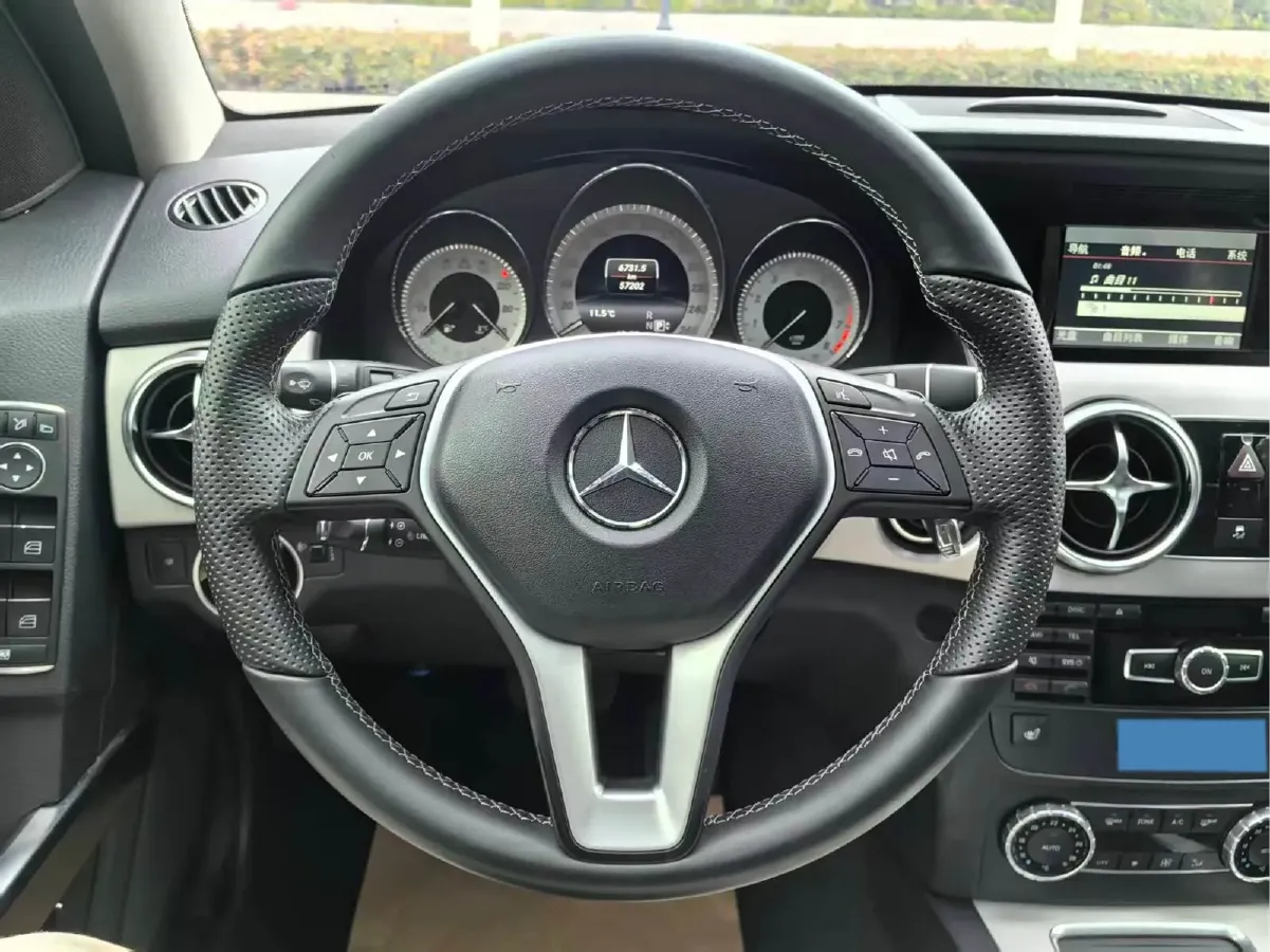 2013 Mercedes-Benz GLK Class 3.0L 245HP V6 7AT,autocango,china used car exporter,china ev exporter,chinese used car exporter,chinese used ev exporter