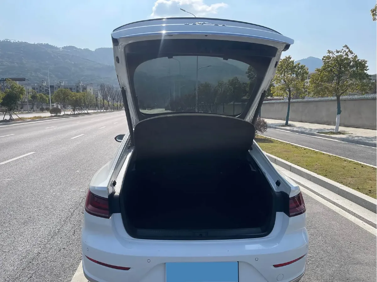 2020 Volkswagen CC 2.0T 186HP L4 7DCT,autocango,china used car exporter,china ev exporter,chinese used car exporter,chinese used ev exporter