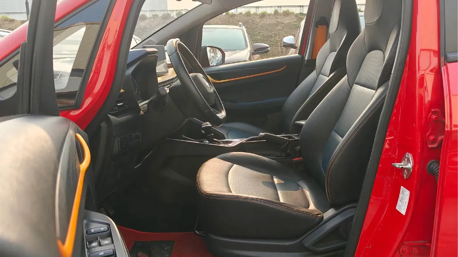 2022 Livan X3 PRO 1.5L 113HP L4 CVT,autocango,china used car exporter,china ev exporter,chinese used car exporter,chinese used ev exporter