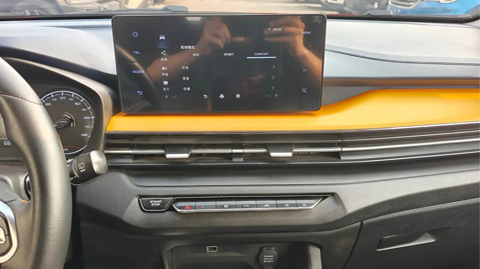 2022 Livan X3 PRO 1.5L 113HP L4 CVT,autocango,china used car exporter,china ev exporter,chinese used car exporter,chinese used ev exporter